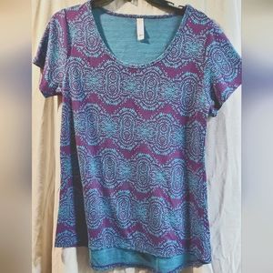 Lularoe classic tee sz Med lace print